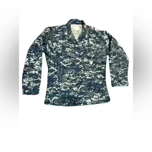 U.S. Navy Issued Button Down Jacket Embroidered Digital Camo Size Medium-Regular - Picture 1 of 7